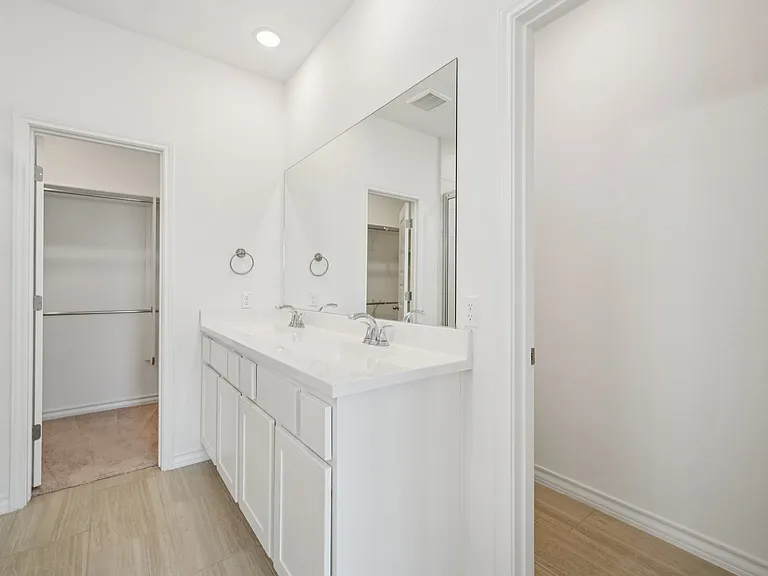 10833 Coppola — Photo 19