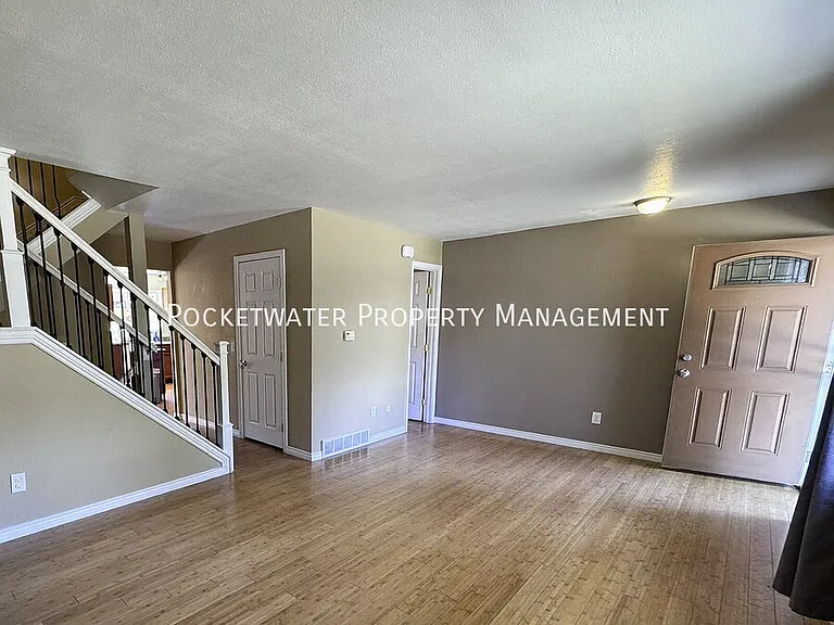 1827 Quail St #5 — Photo 4