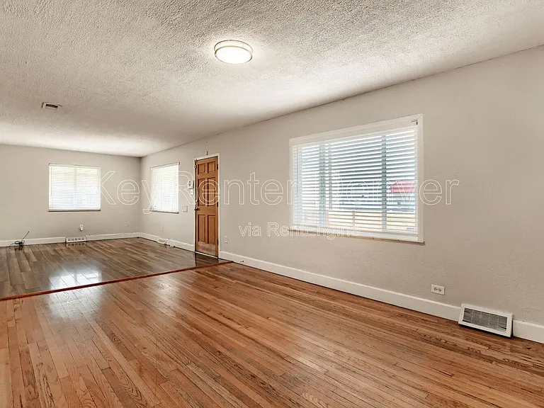 1540 N Zenobia St — Photo 6