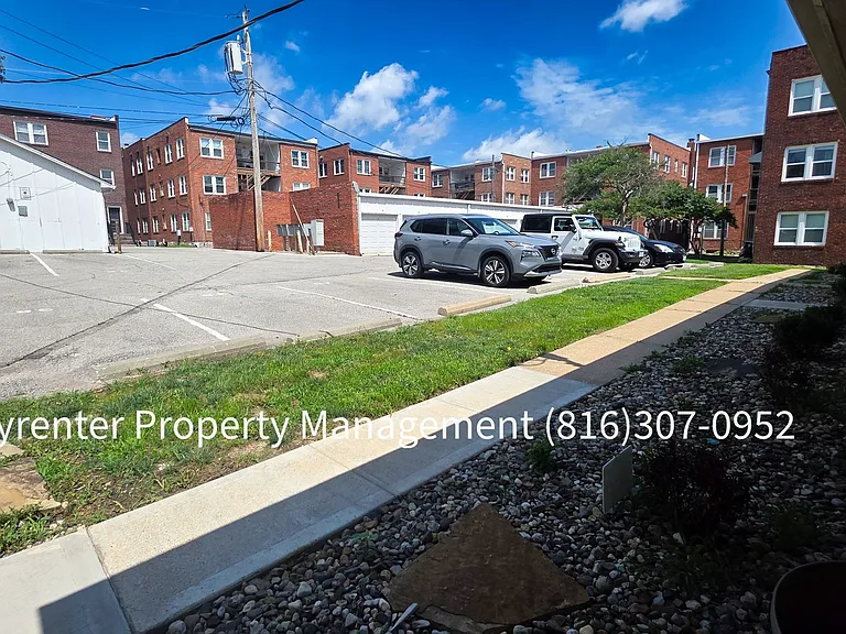 4308 Oak St — Photo 14