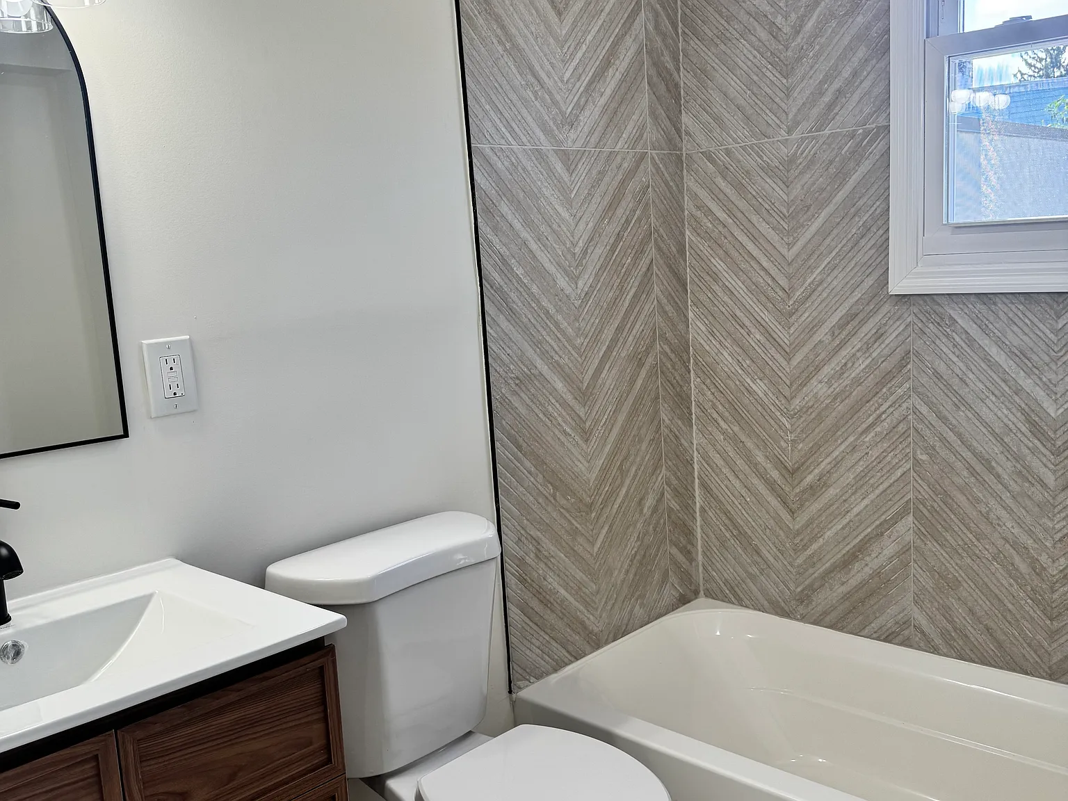 3 bed, $2,500 — Photo 2