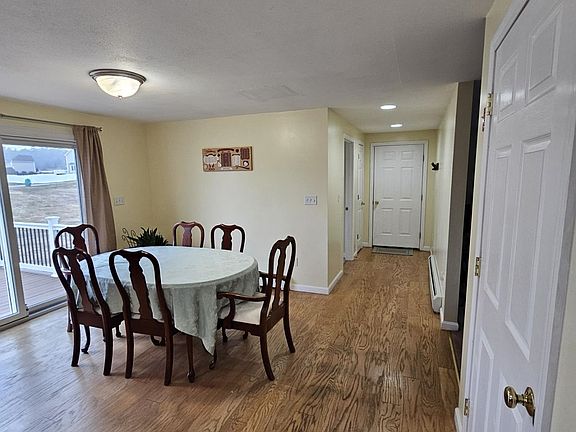 4th image of 420 Old Rochester Road