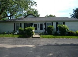 580 C St, Charleston, IL 61920