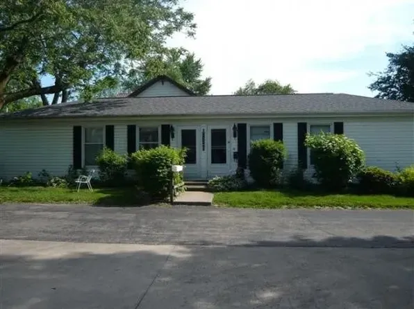 580 C St, Charleston, IL 61920