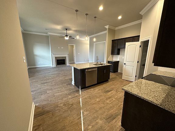 5th image of 214 Barclay Blvd