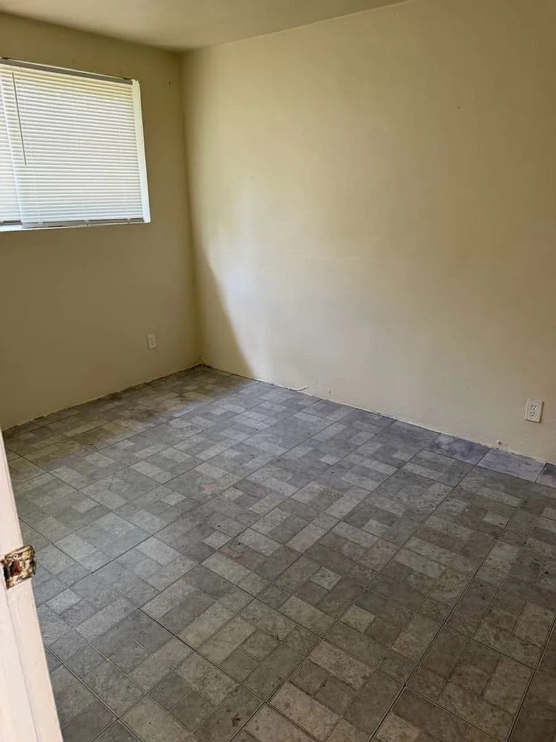 529 Nw 8 Ave - Shalom — Photo 3