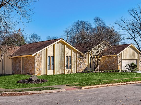 2nd image of 3134 Kilcullen Dr