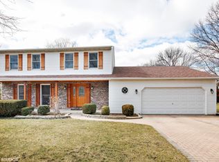 1025 Big Foot Ln, Naperville, IL 60563