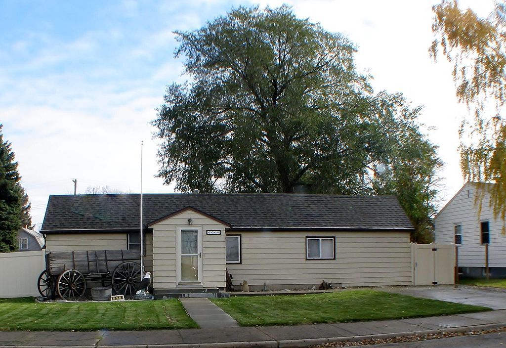 1514 5th Ave W - Property Image