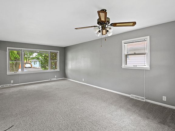 4th image of 103 S Margaret St