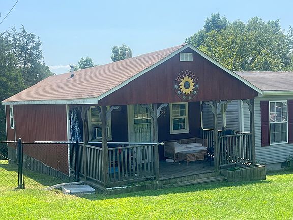 3rd image of 125 Breezy Point Dr