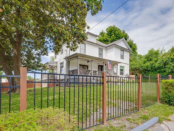 4th image of 607 Hillcrest Dr