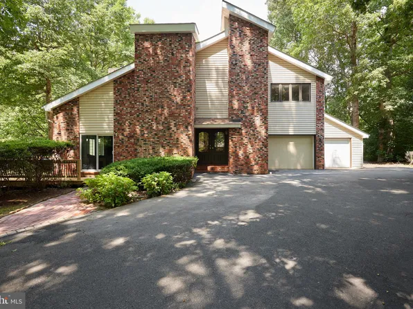 111 Chesterfield Ct, Locust Grove, VA 22508