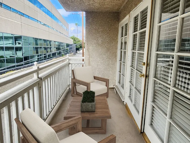 1810 Malcolm Ave #206 — Photo 3