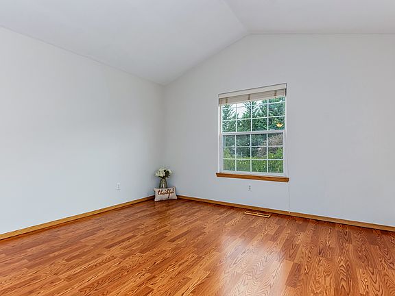 5th image of 5209 NE 85th Ave