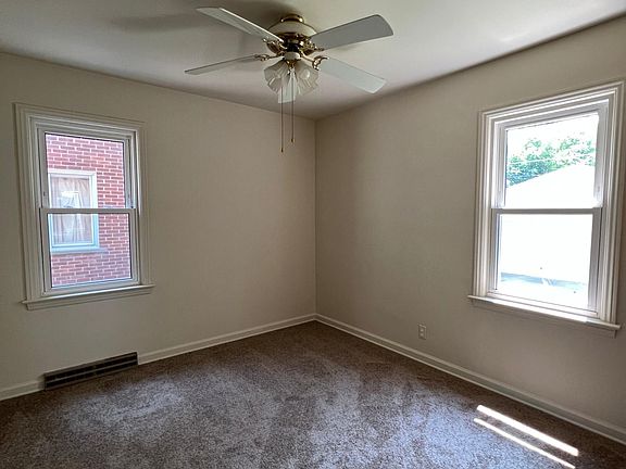 4th image of 20292 Roscommon St