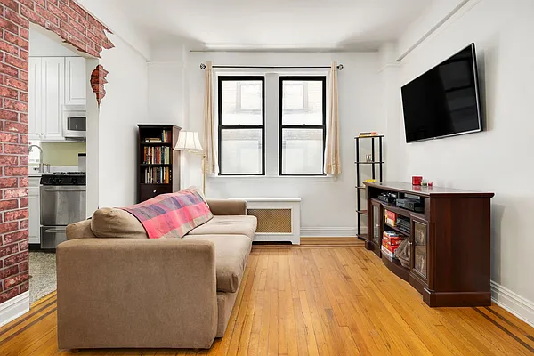 Rented by Compass | media 23