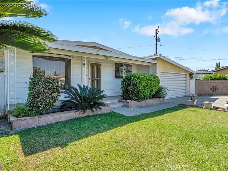 9241 Vicki Dr — Photo 2