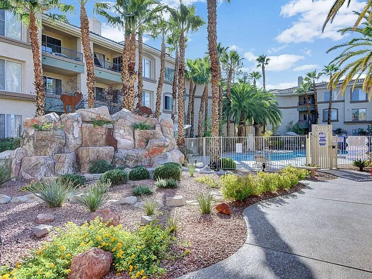 7127 S Durango Dr #307 — Photo 2