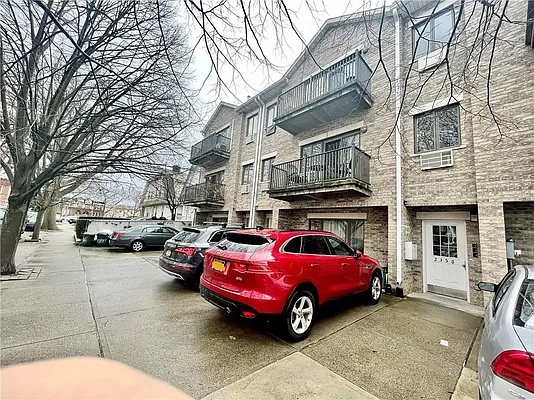 Sold by Remax Edge | media 22