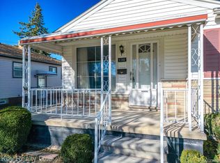 1782 London Ave, Lincoln Park, MI 48146