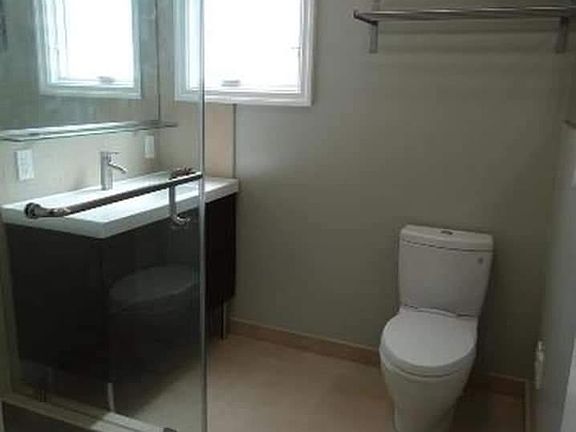 4th image of 2504 23rd St #2