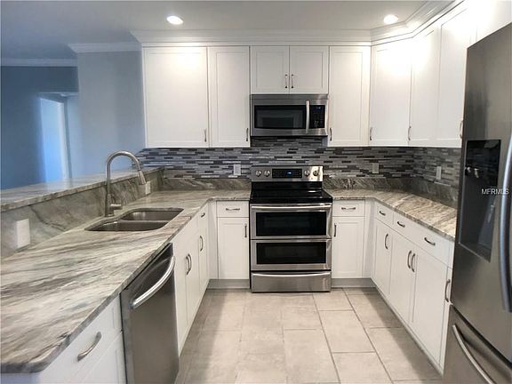 4th image of 454 40th Ave NE