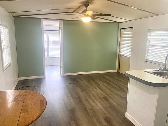 4th image of 1031 Autumn Leaf Cir