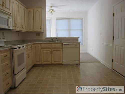 3rd image of 4721 Glen Ivy Cir SW