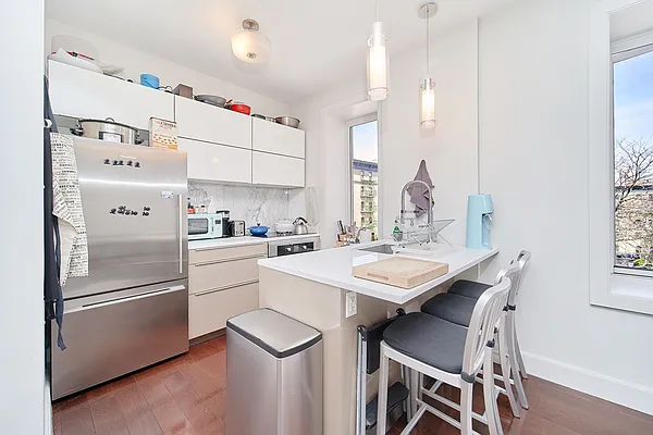 Rented by Compass | media 3