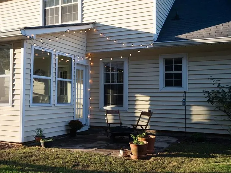 2070 Emerald Dr — Photo 2
