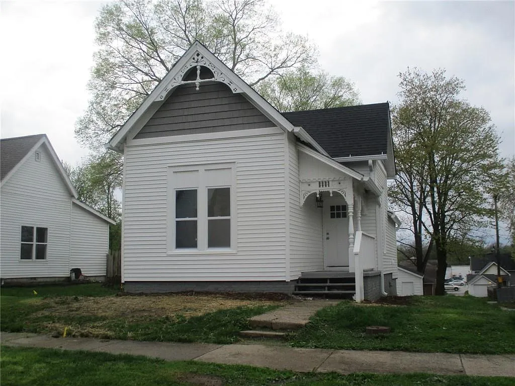 805 S Green St photo 1