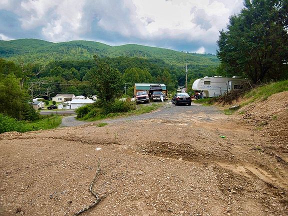 4th image of 2700 Bristol Hwy