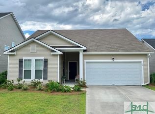 90 Crystal Lake Dr, Savannah, GA 31407
