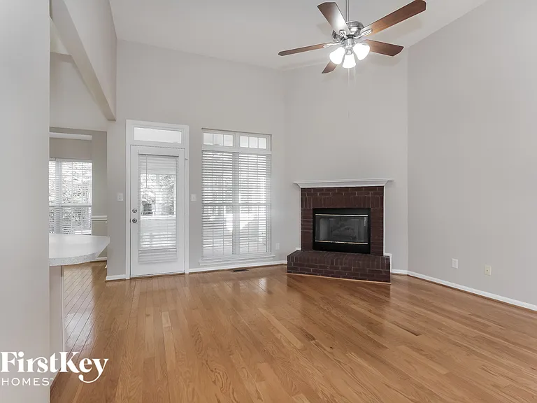 563 Gatsby Pl NW — Photo 4