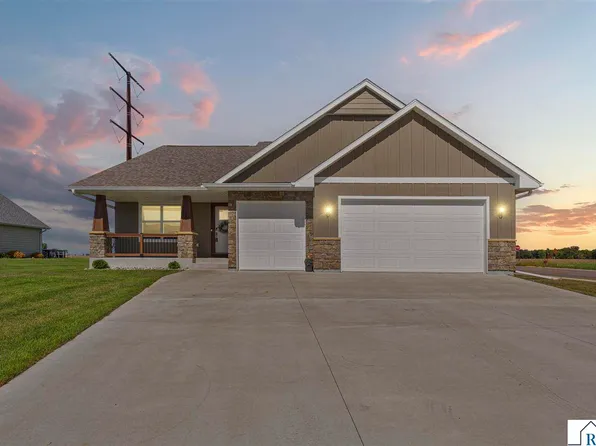 10 Sunset Ct, North Mankato, MN 56003