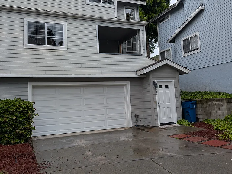 3- bed Townhouse