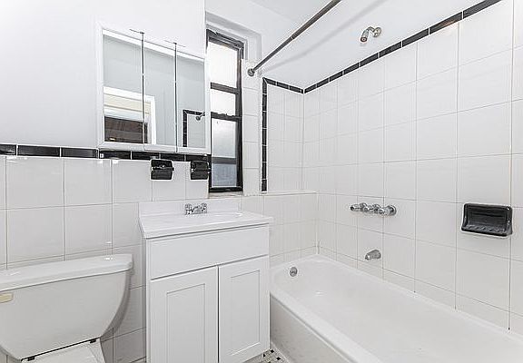 5th image of 204 Sherman Ave APT 5J