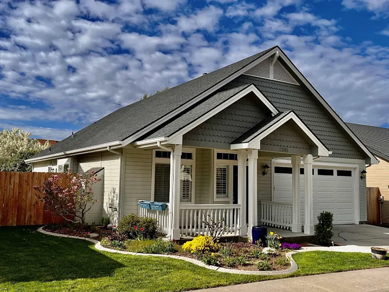 2905 E Pine Hollow Ln — Photo 2