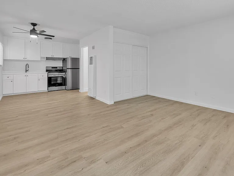 11921 Lakewood Blvd — Photo 11