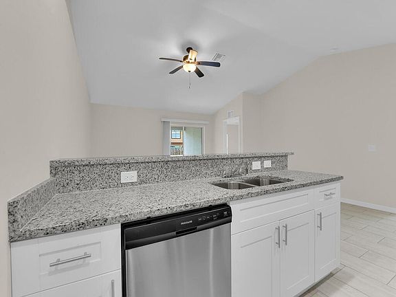 4th image of 1515 SW 48th Ter #A