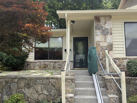 5th image of 106 Hazleton Ln
