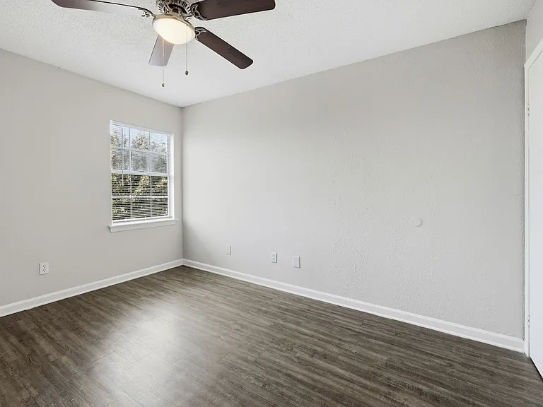 Residences at Overlook — Photo 15