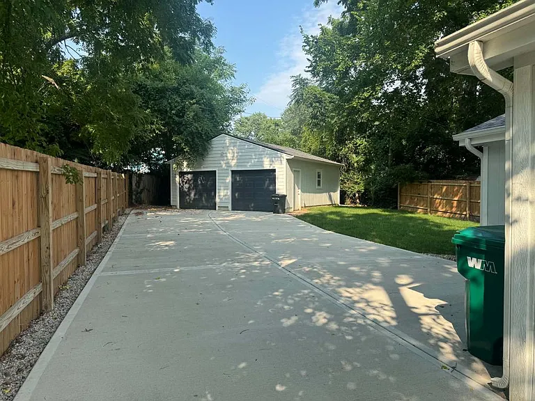 2813 S 48th St — Photo 23