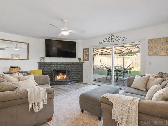 3rd image of 436 W Redondo Dr