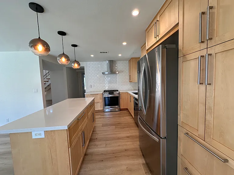 421 Larry Ln — Photo 6