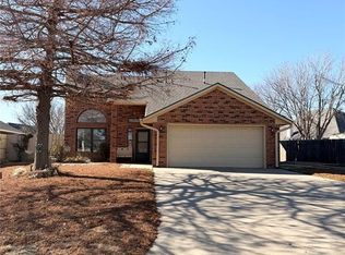 905 N Towne Cir, Altus, OK 73521