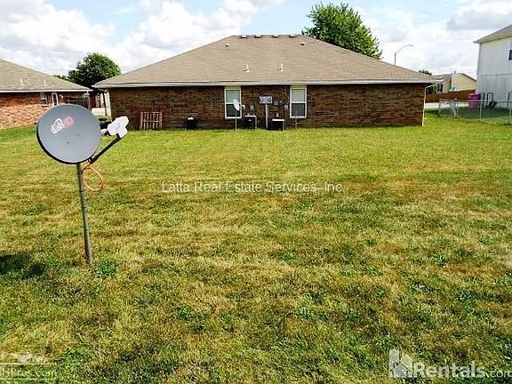 3rd image of 601 N Austin St