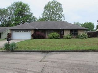 201 Foltz Ln, Muskogee, OK 74403