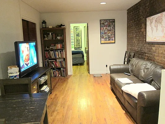 Rented by Chartwell Manhattan Realty | media 1